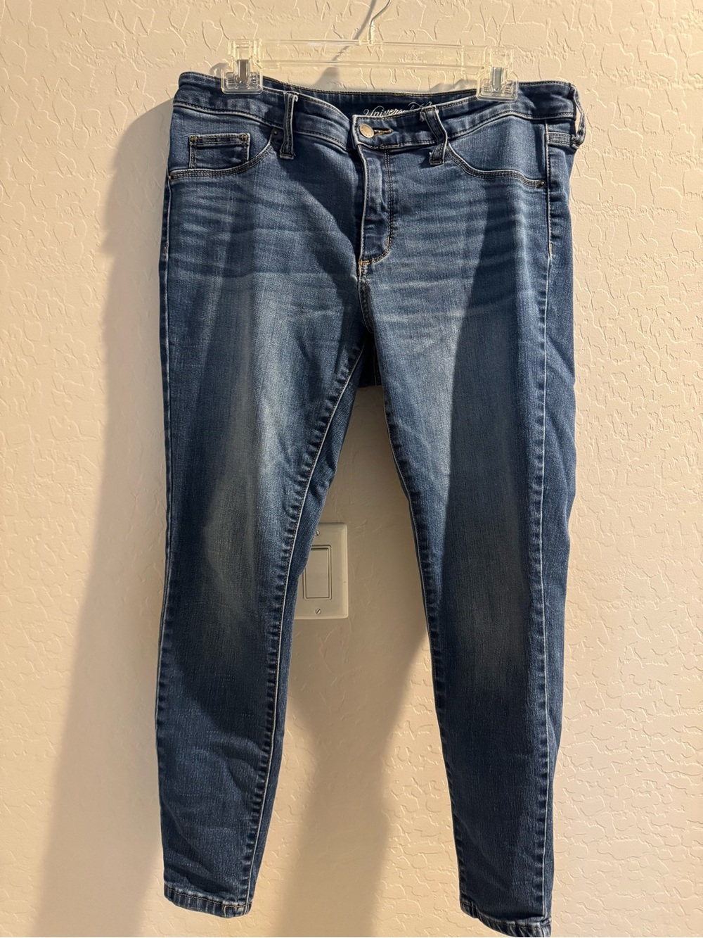 Classic High-Rise Women's Blue Skinny Jeans